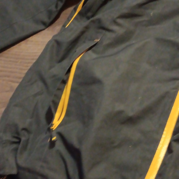 Rain Jacket from Mountain Warehouse sz S - Picture 6 of 16